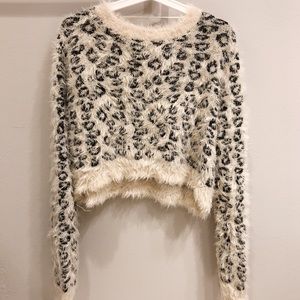 FUZZY LEOPARD SWEATER